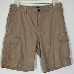 IZOD tan khaki mens cargo shorts EUC